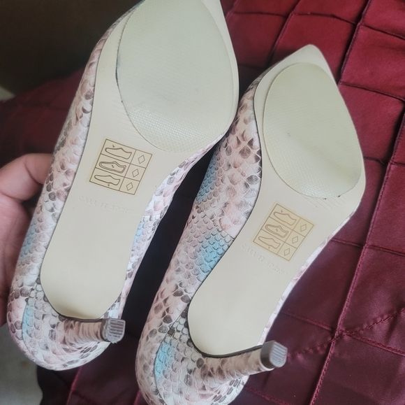 CALL It Spring Snake Print Leather Pointed Toe Pumps Size 5 - Picture 10 of 10